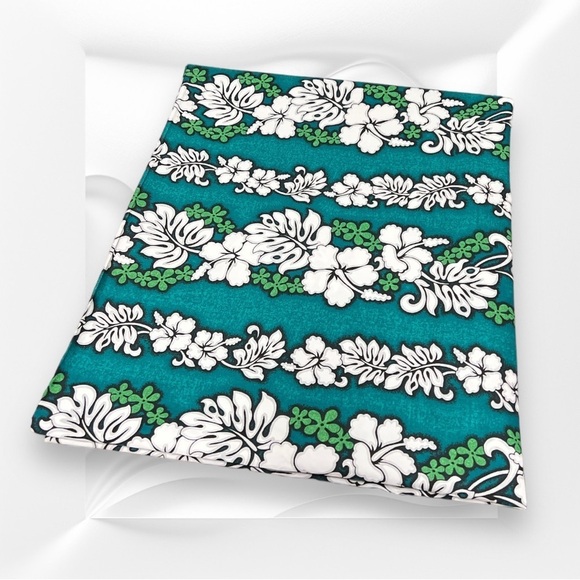 Hawaiian Fabric Sewing Quilting 43” x 1.94 Yards Tropical Hibiscus Florals - Picture 5 of 6